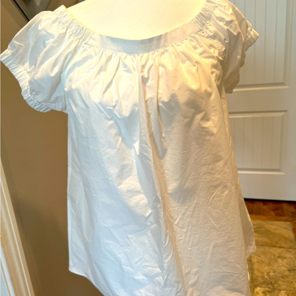 100% cotton, white Ann Mashburn puff sleeve top. Size medium.